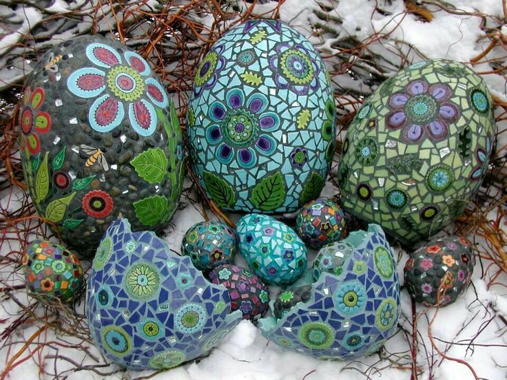 DIY mosaic garden decor