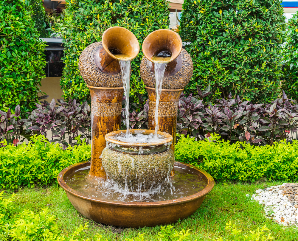 Outdoor Water Fountains For Modern Backyard - Decor Inspirator