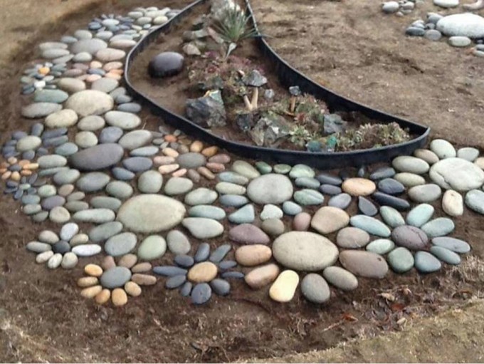 garden flooring of rocks