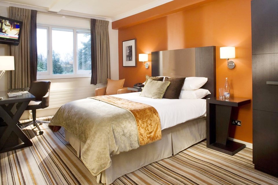 orange bedroom