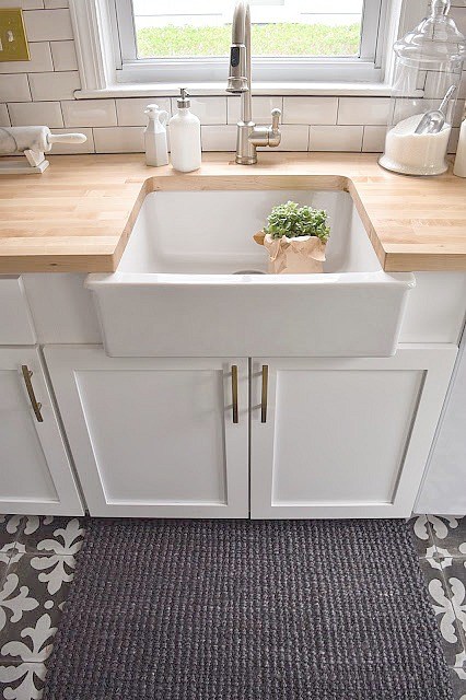 kitchen apron sink