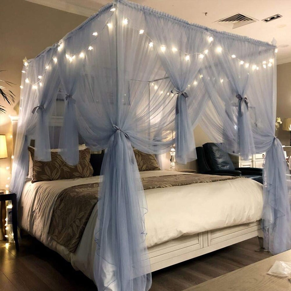 Adorable Queen's Bed Curtains - Decor Inspirator